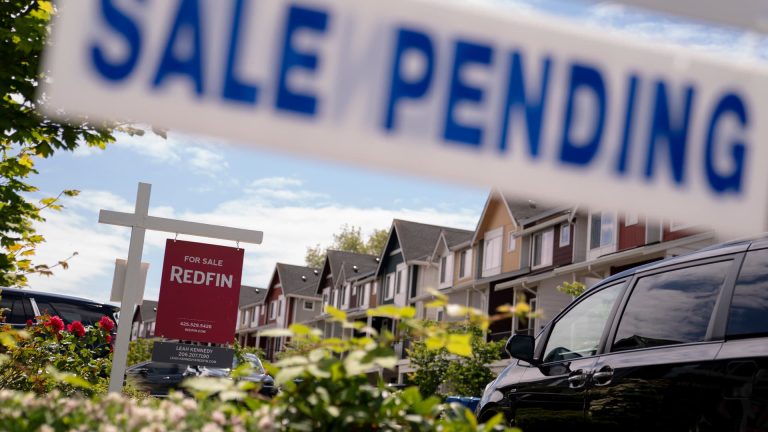 Sales of houses waiting in January fall at the lowest level ever recorded