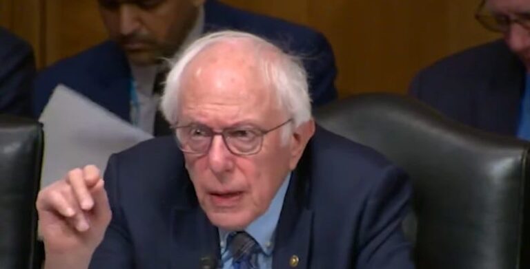 Bernie Sanders exploded Trump and reminds America that the trade war is illegal