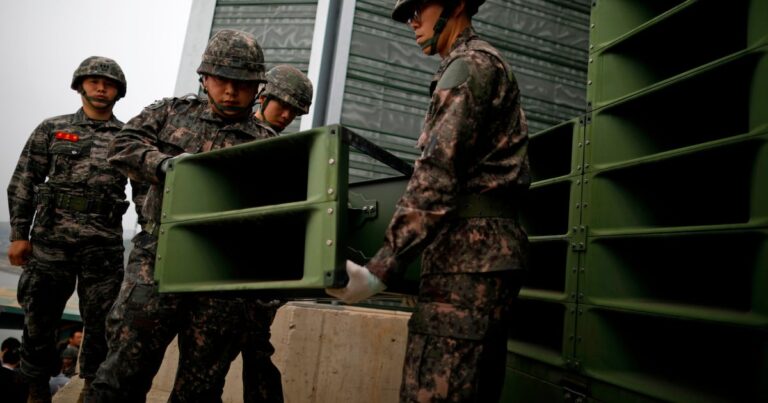 South Korea turns off north speakers in order to “restore confidence”