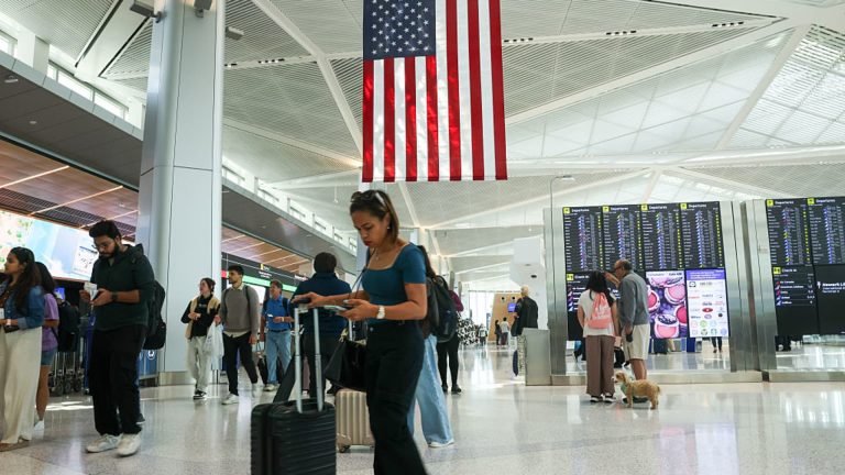 Airlines face investors after strong vacation – but cheaper – July 4