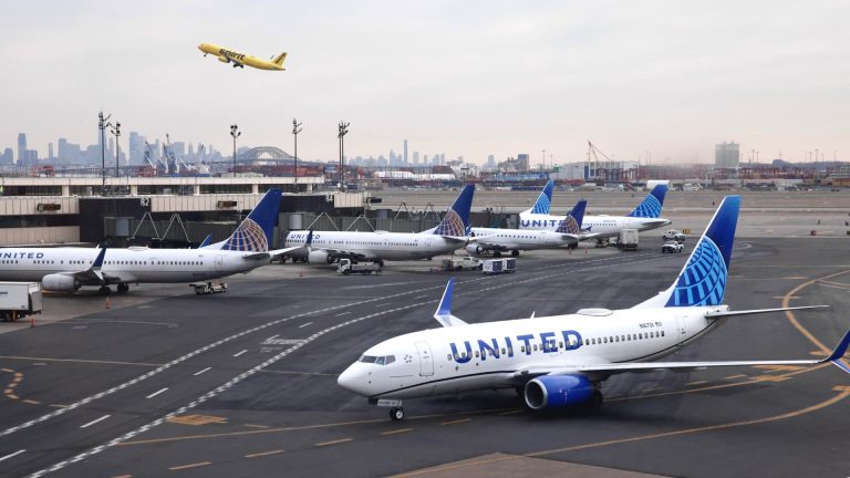 Spirit Airlines cuts flights in 12 cities under the name of United, Rivals Circle