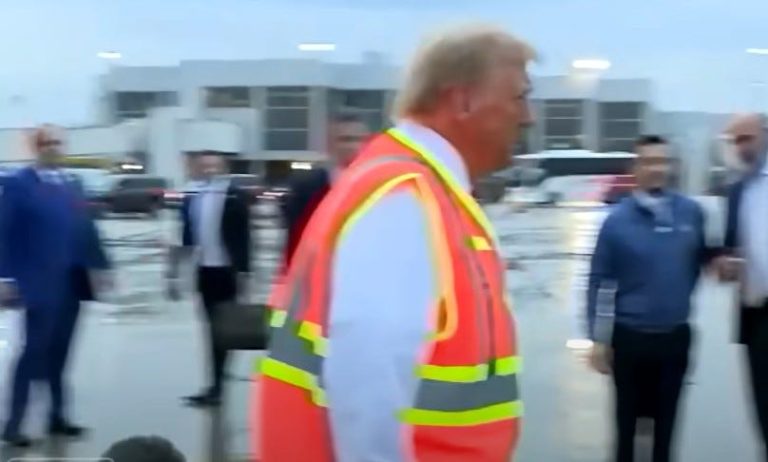 Donald Trump spends the Labor Day to plan millions of workers