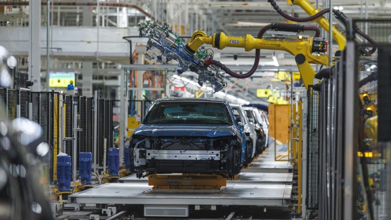 Toyota to invest $1 billion to increase U.S. production in Kentucky and Indiana
