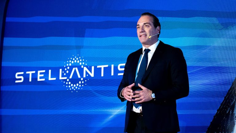 Stellantis unveils its strategic plan and targets positive cash flow by 2028